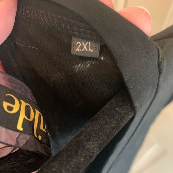 Ellie Wilde Black Top with Tie Back size 2XL - Picture 3 of 5